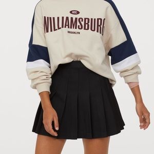 Black pleated H&M skirt